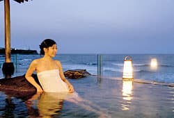Stone and hinoki open-air baths