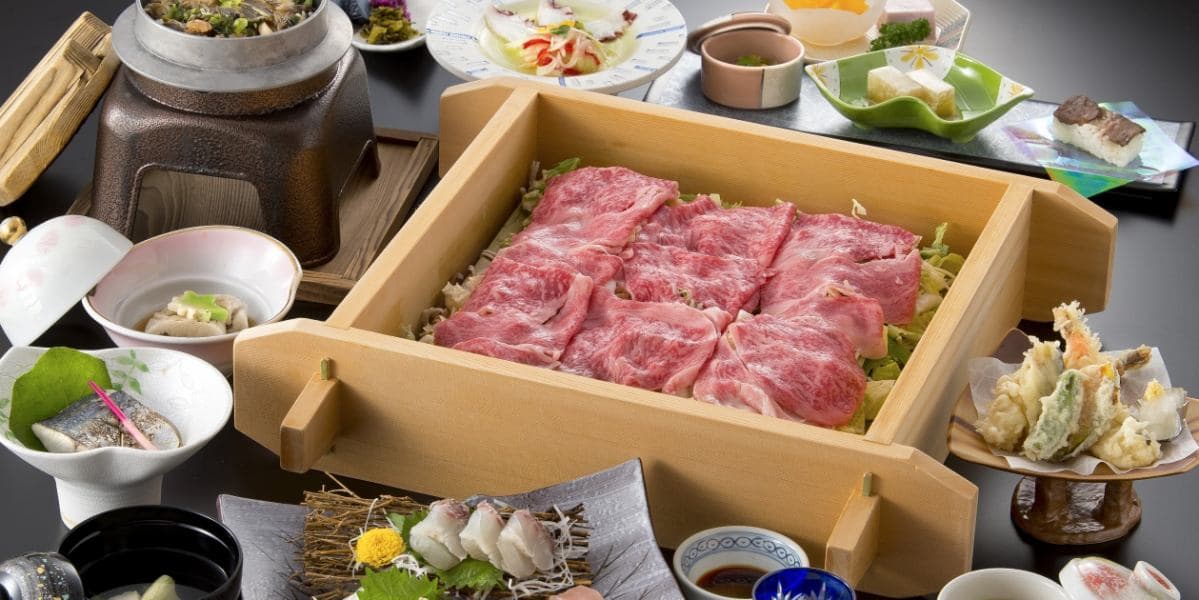 요리 — 사가규와 제철 회석