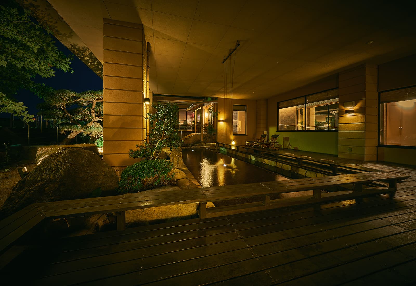 A garden foot bath, and Yamaga itself