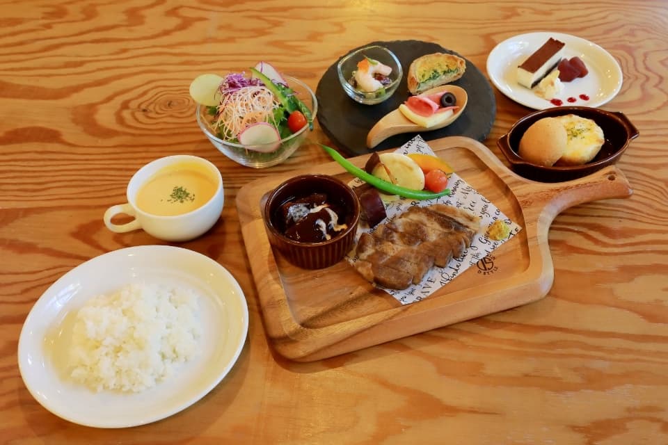 Chef-made course dinners