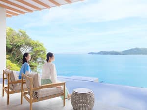 Ocean Lounge and Gallery