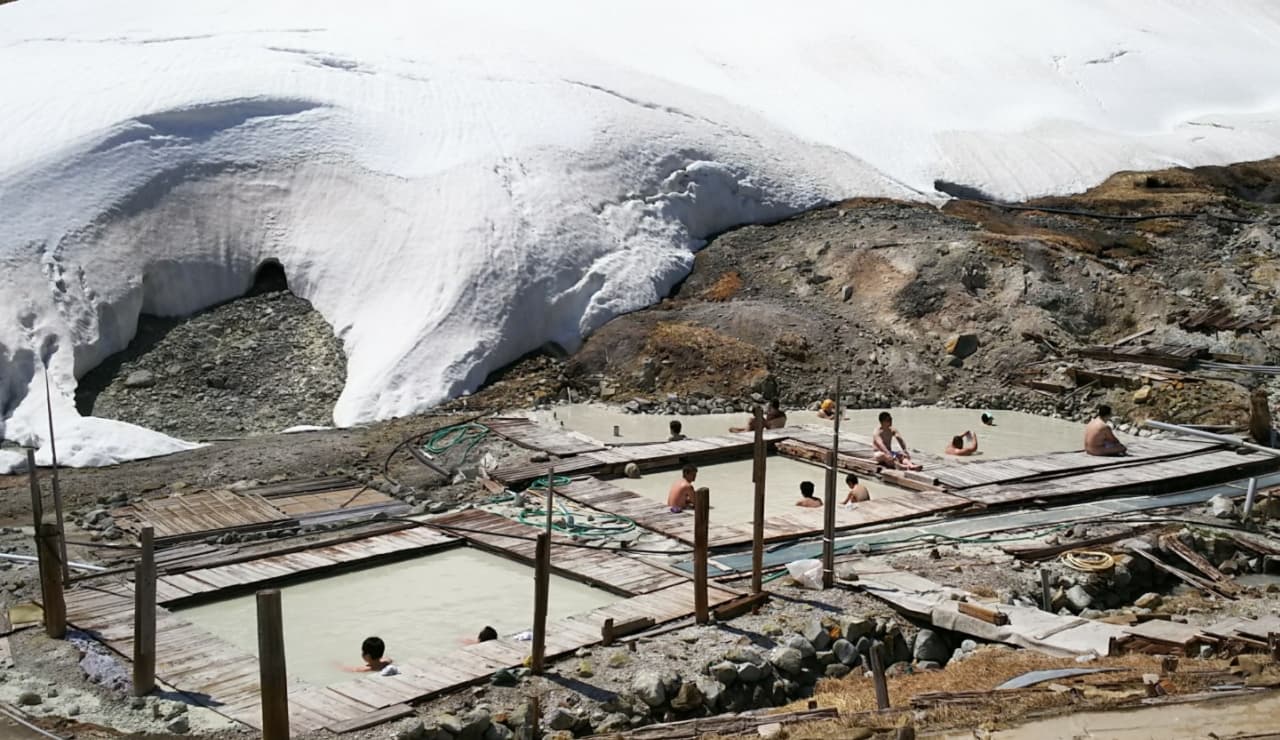 A Cluster of Wide-Open Mixed Baths