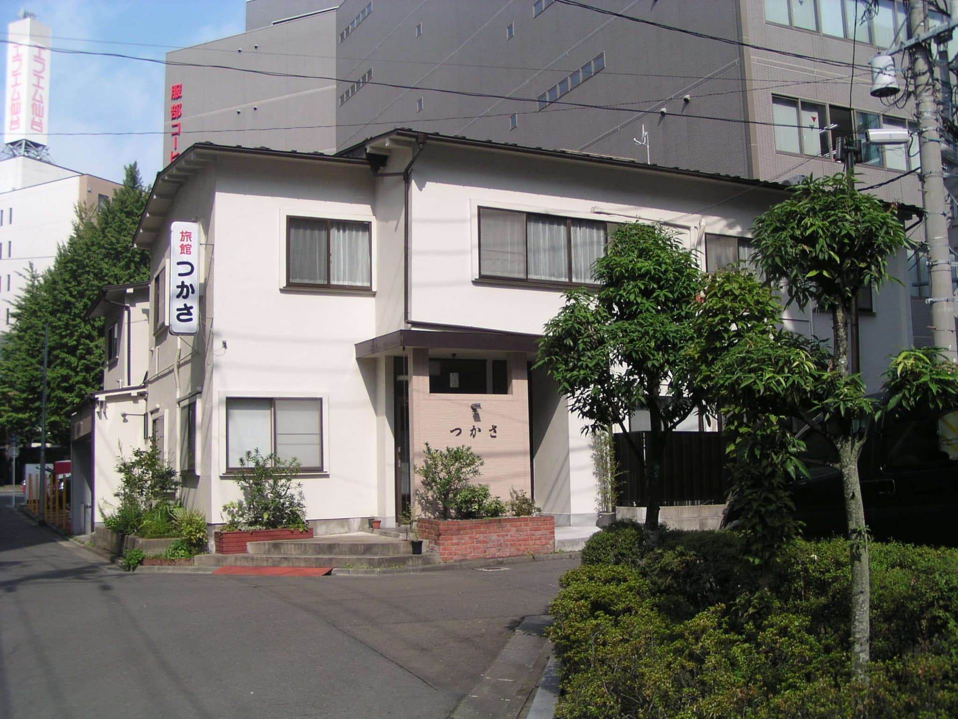 Uses and the neighborhood
