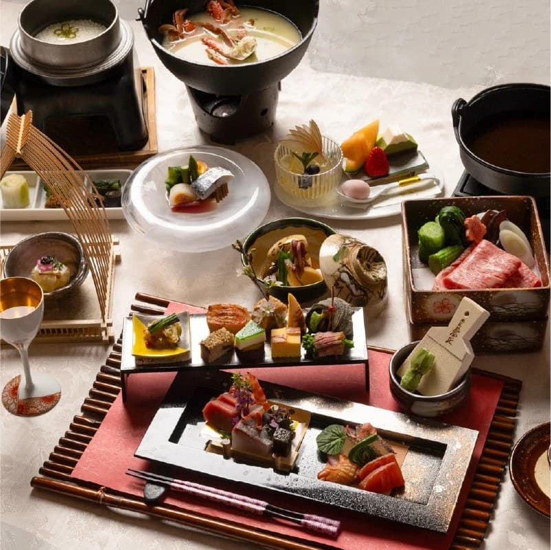 Seasonal Kaiseki and a Breakfast Buffet