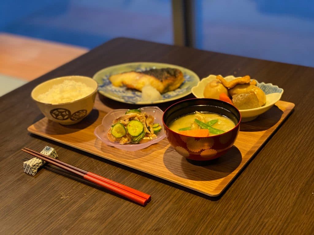 오카미가 차리는 가정식 아침