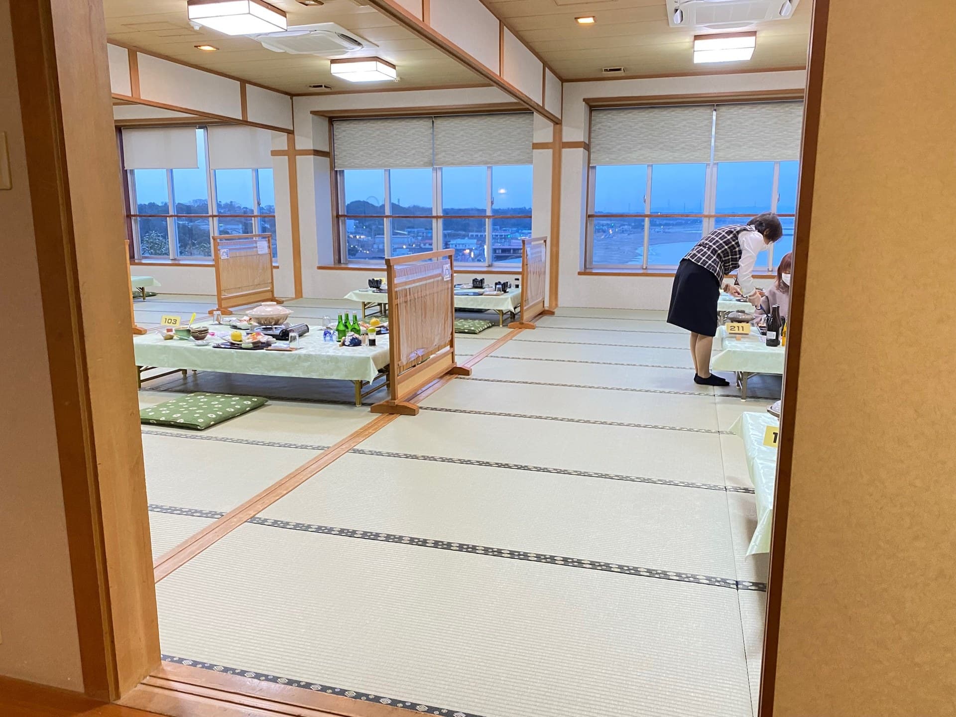 An Ocean-View Banquet Hall