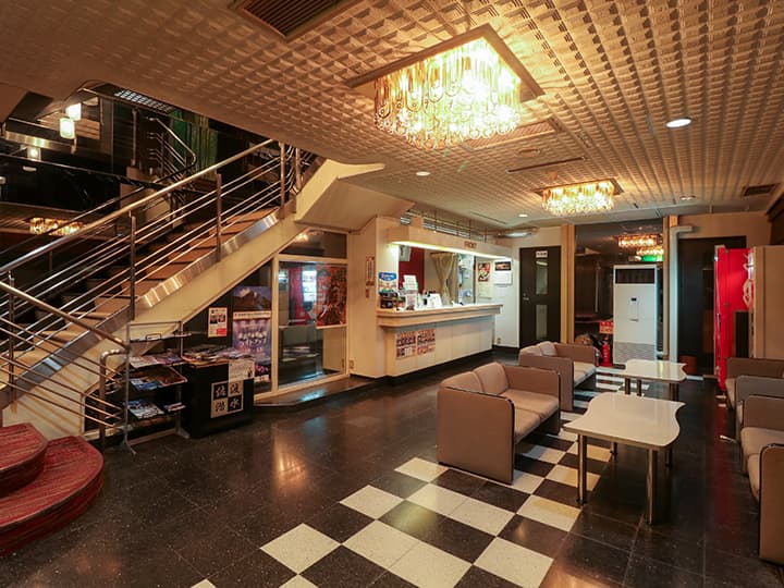 A Comfortable Lobby and Amenities