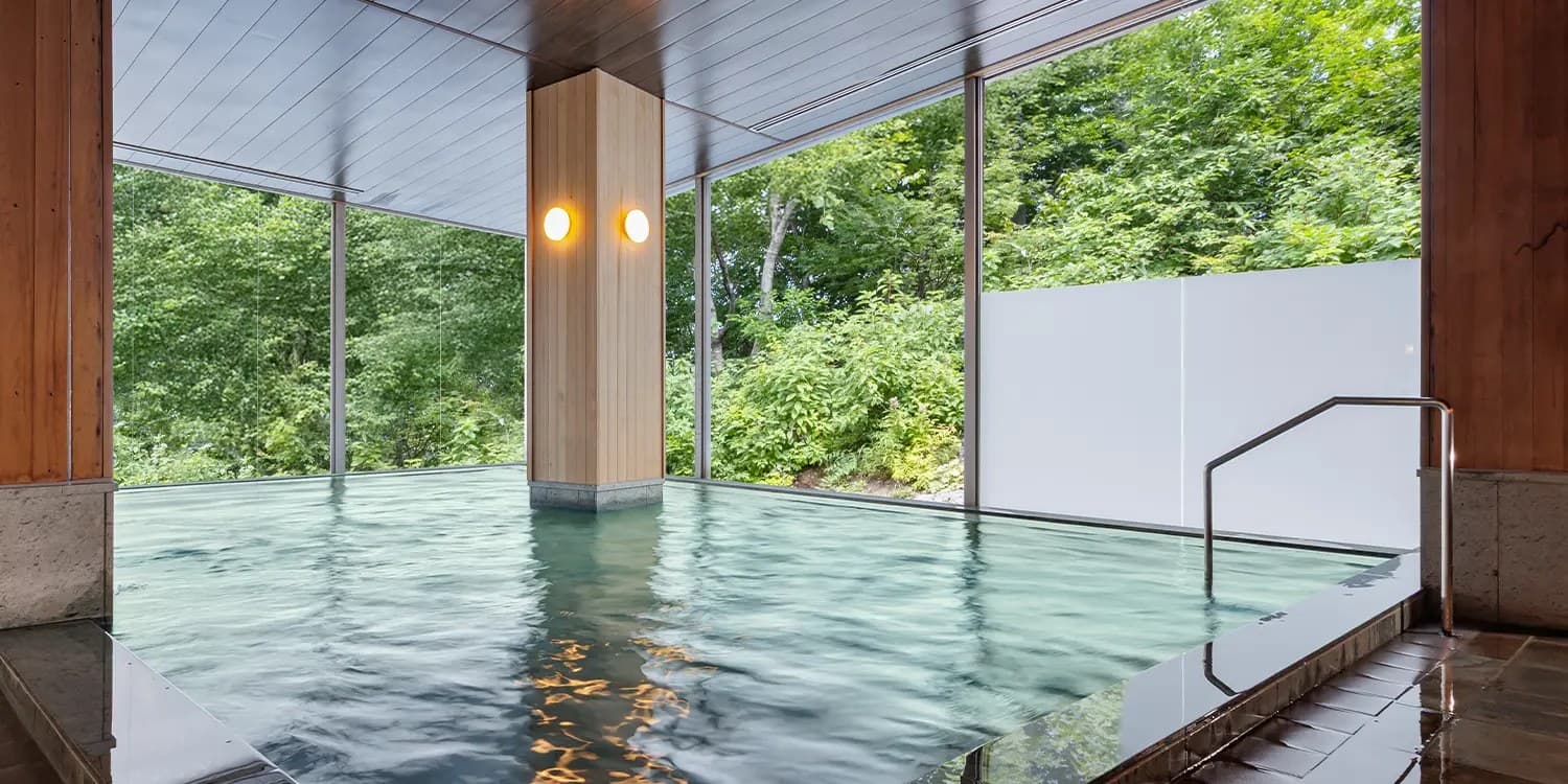 pH 9 Alkaline Onsen, the Towadaseki Great Bath