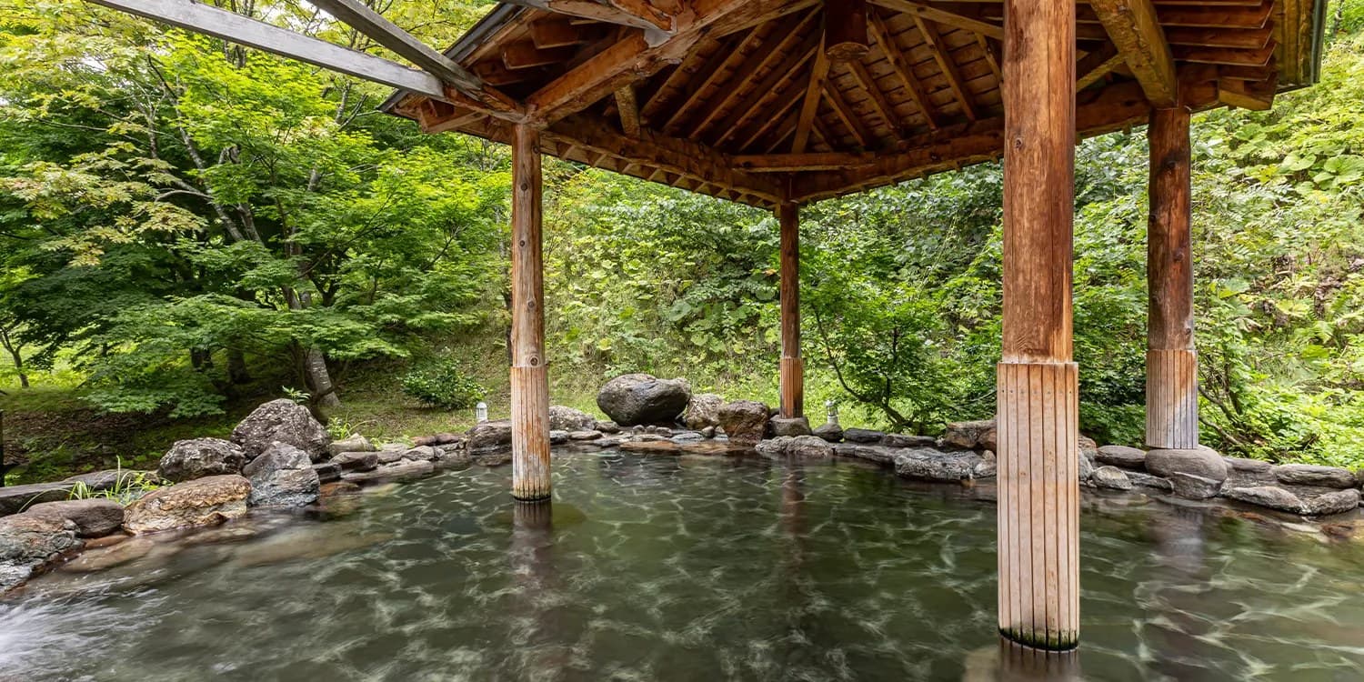 Roofed Open-Air Rock Baths
