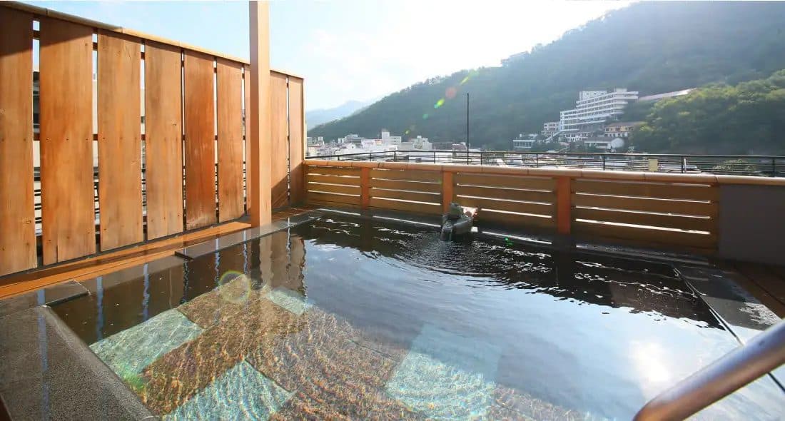 5층 옥상 노천탕