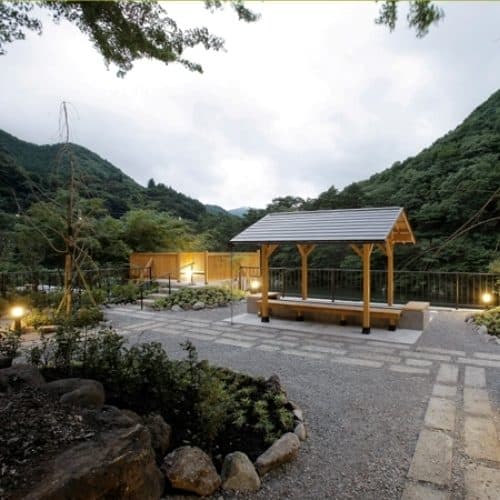 정원 '시키노모리'와 족욕
