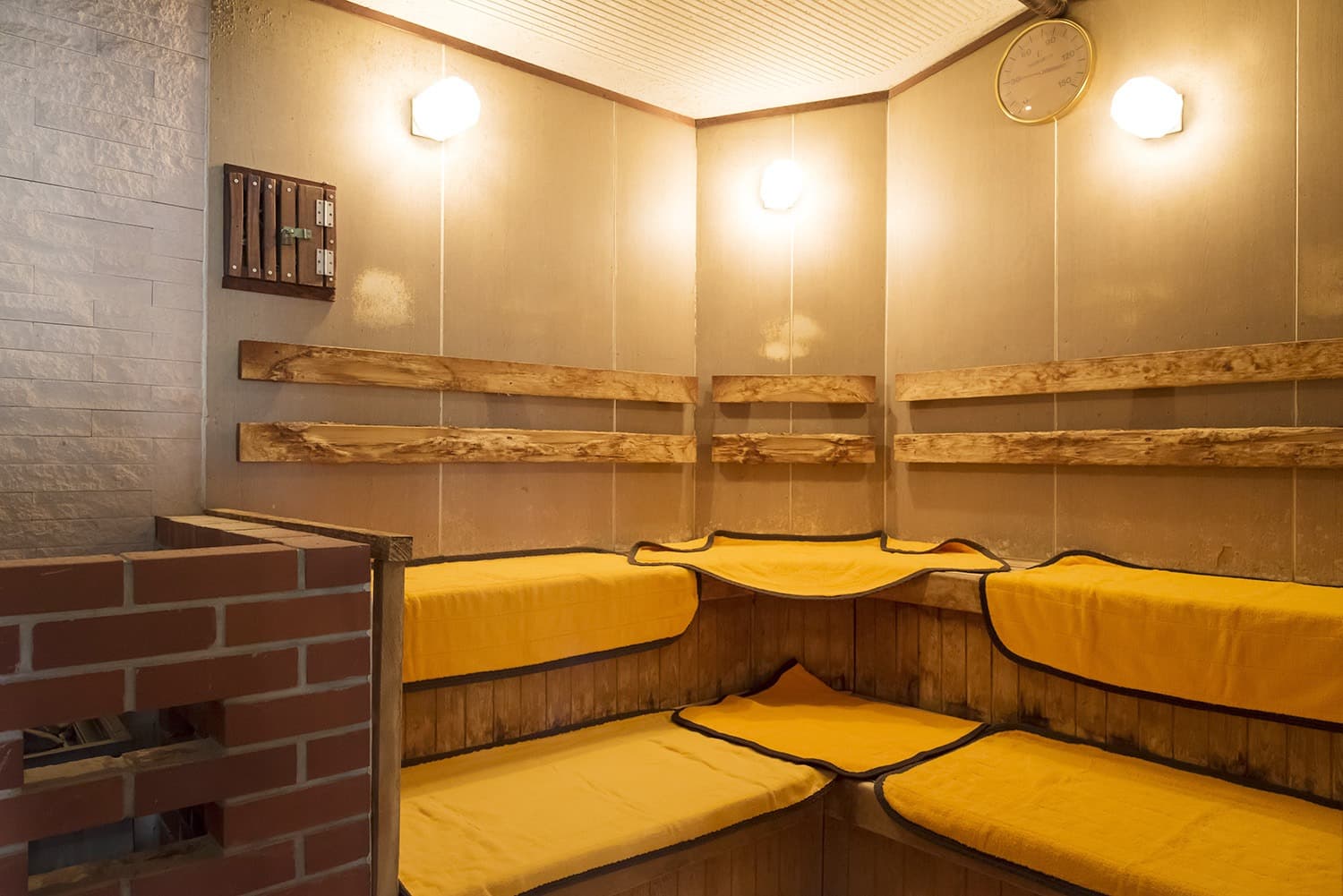 Main bath, bubble bath and sauna