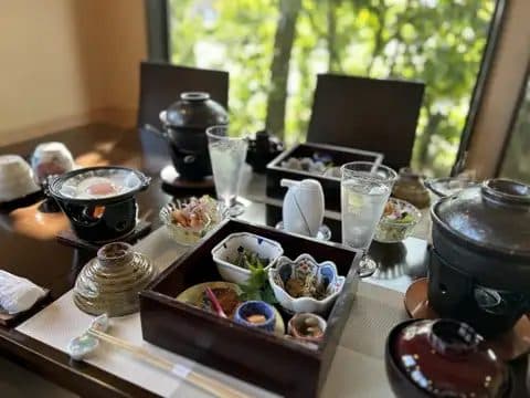 식사처 '호라이'와 가마솥밥 아침