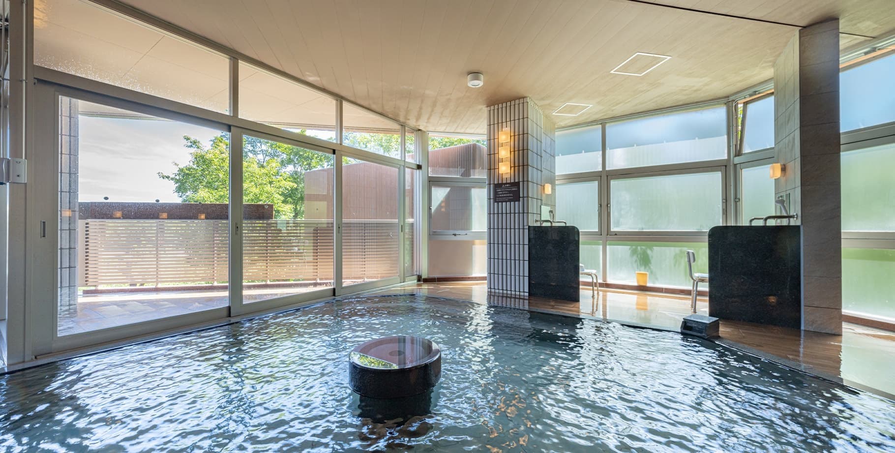 Open-Air Views on the Sea Breeze