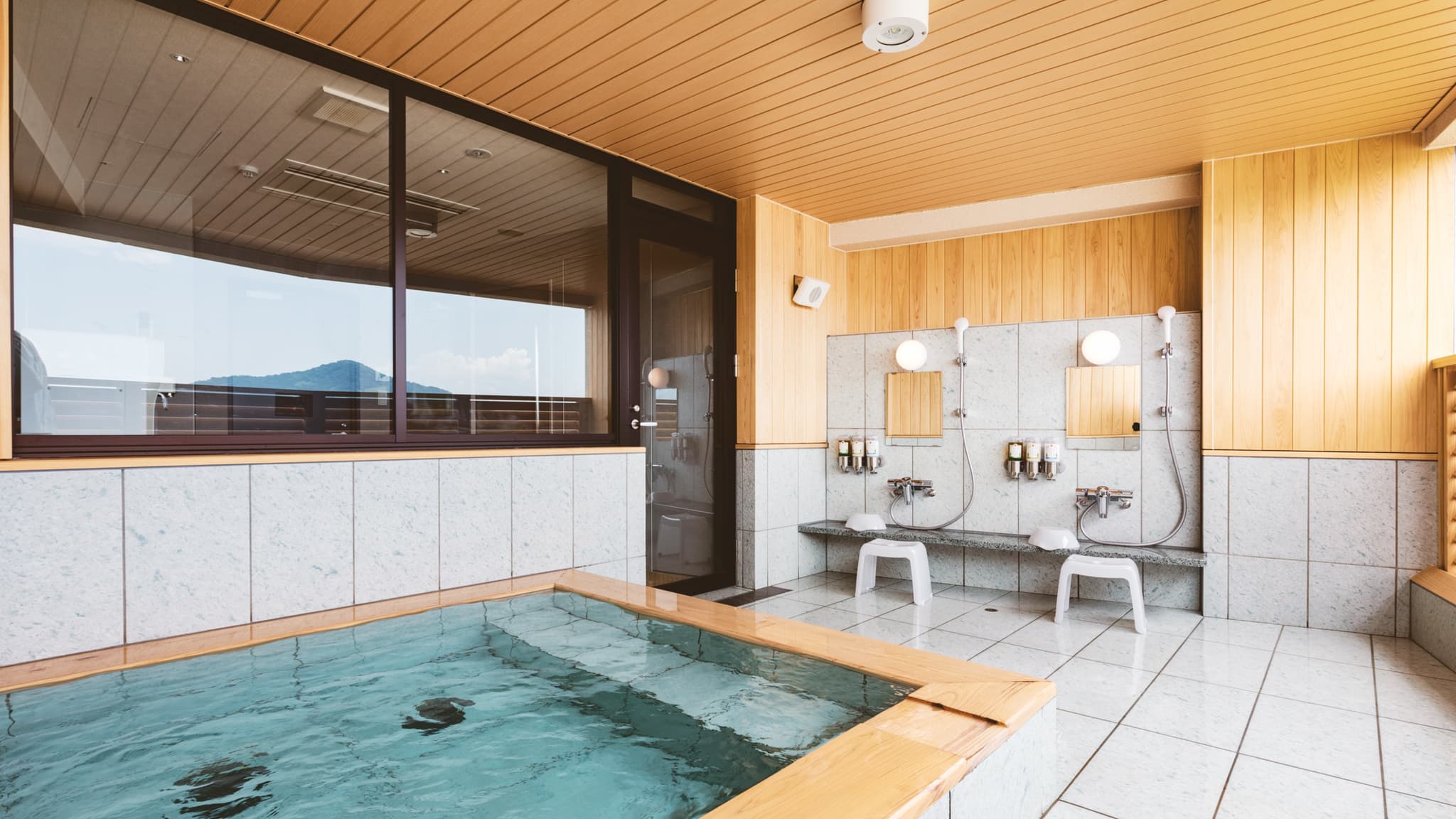 Private semi-open-air bath/Umi-no-yu