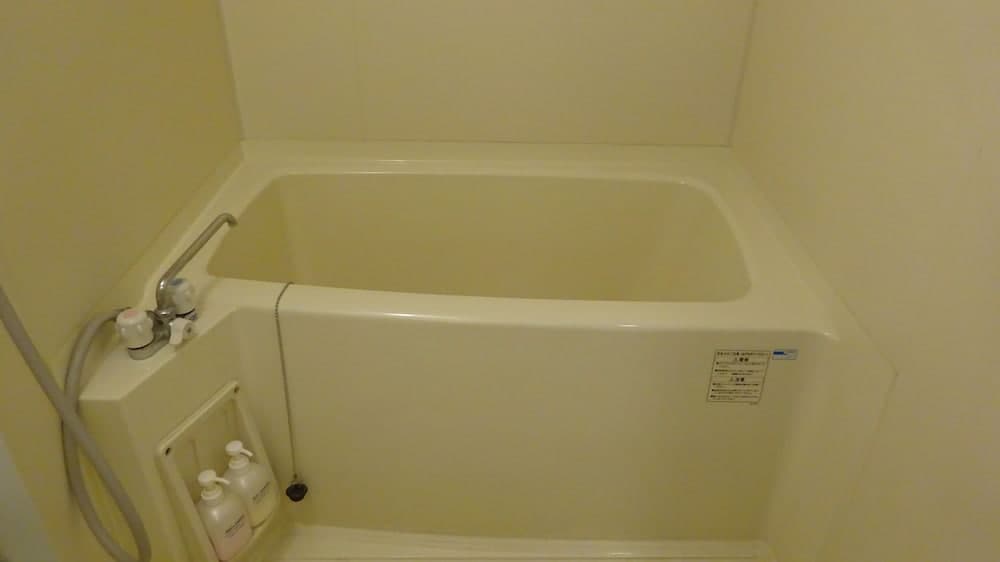 Deep Soaking Bathtub