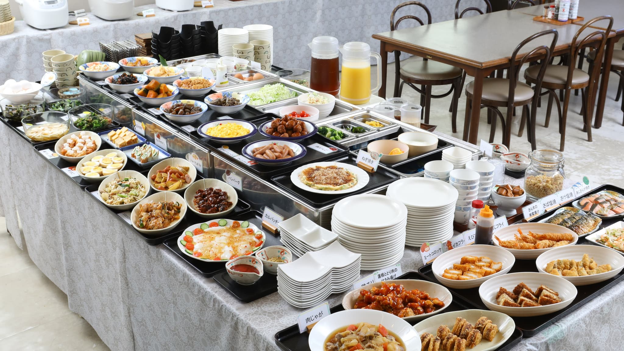 지역 식재료 뷔페 조식