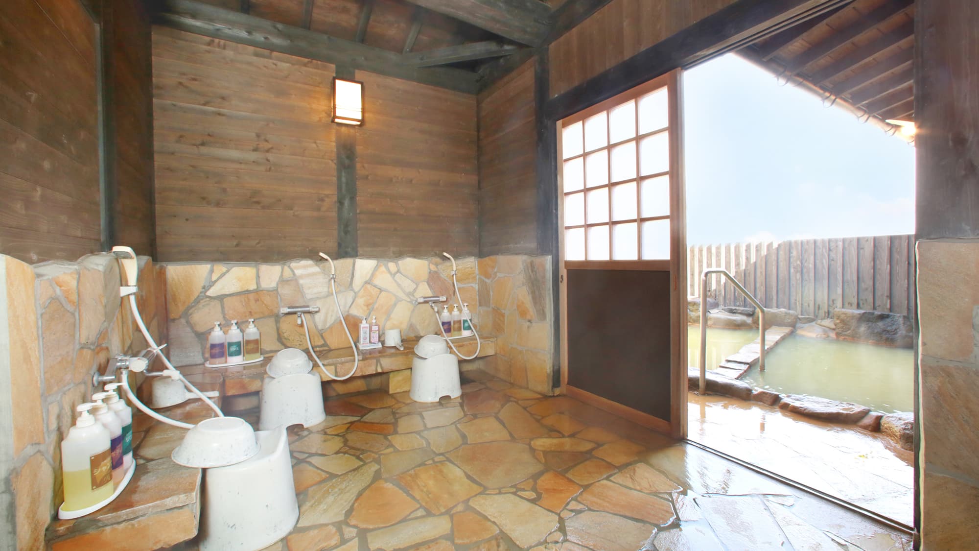 [Large public bath] Women's bath Washing place is indoors