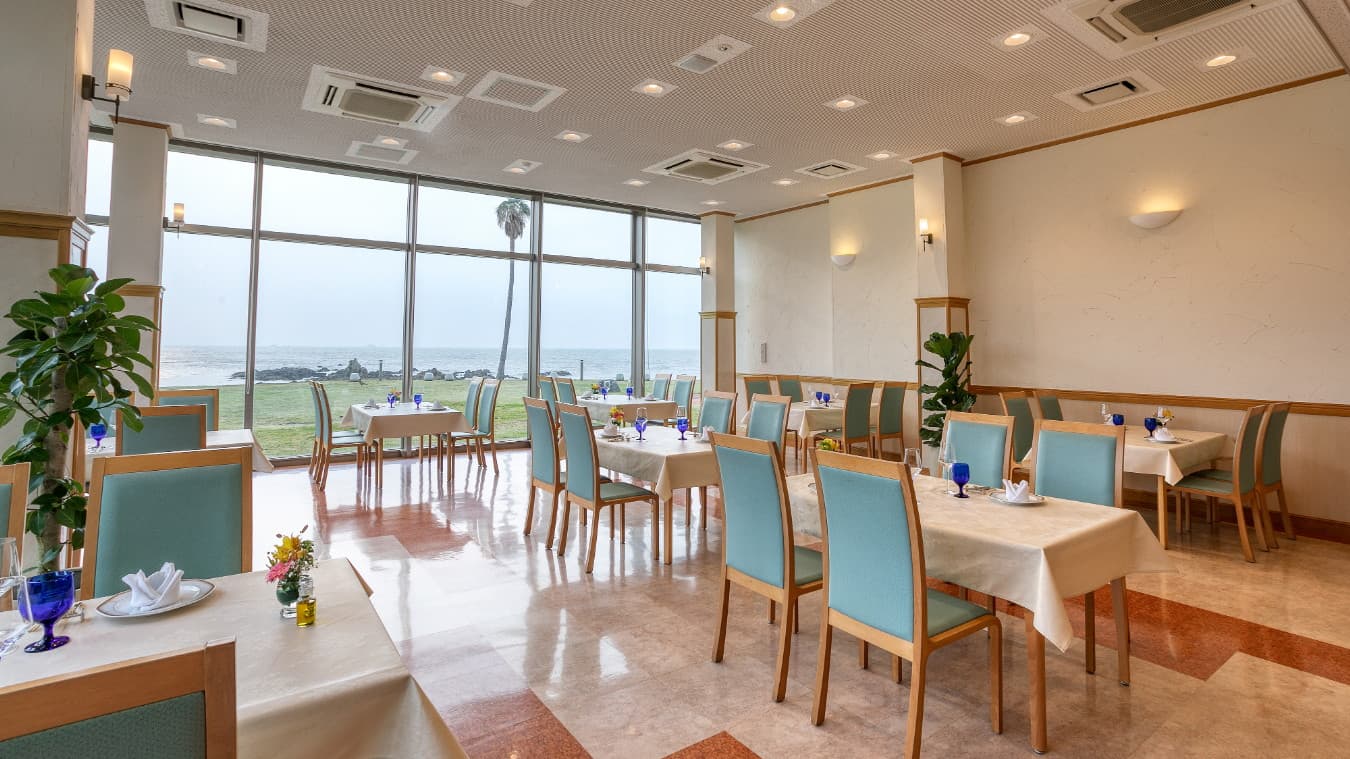 Restaurant "Mare", which is derived from the Italian word for the sea