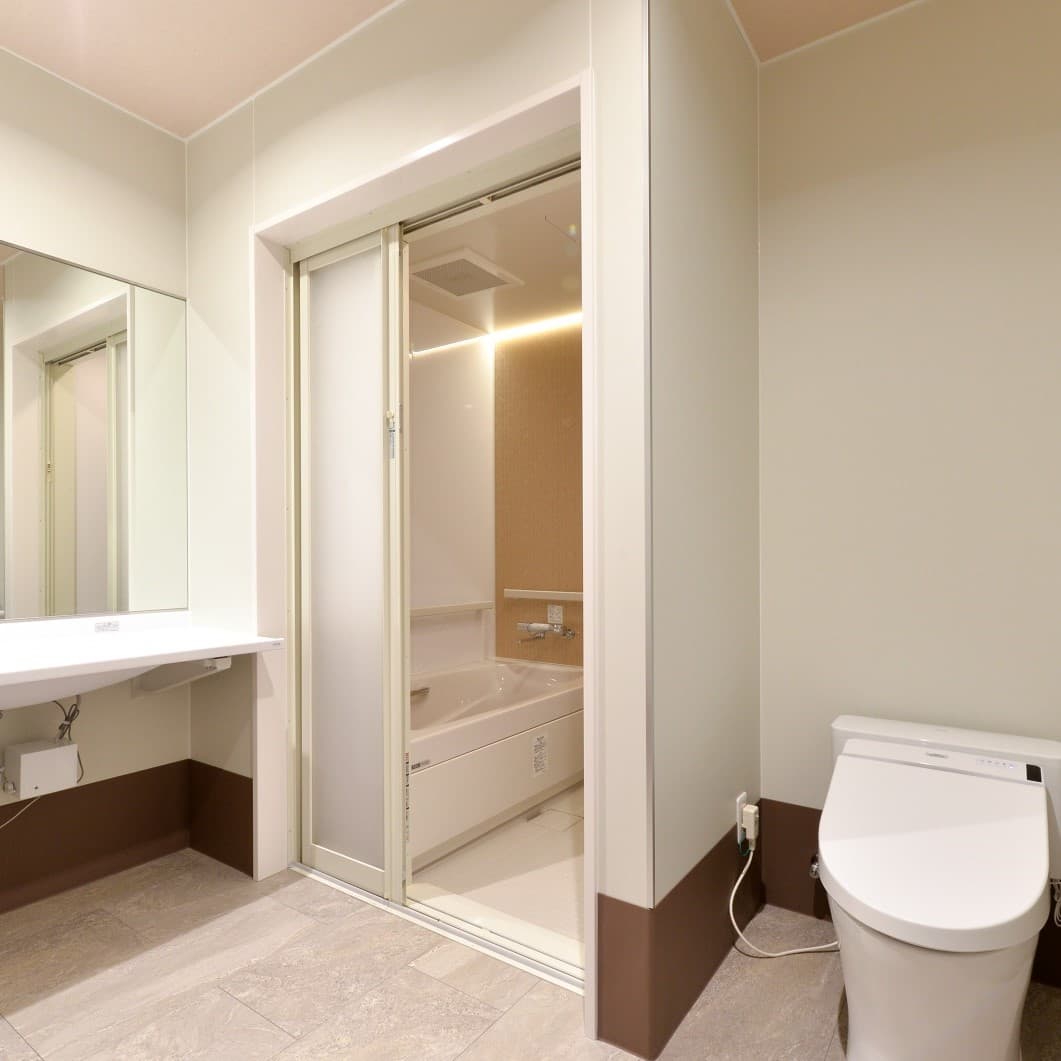 It is barrier-free. Twin room