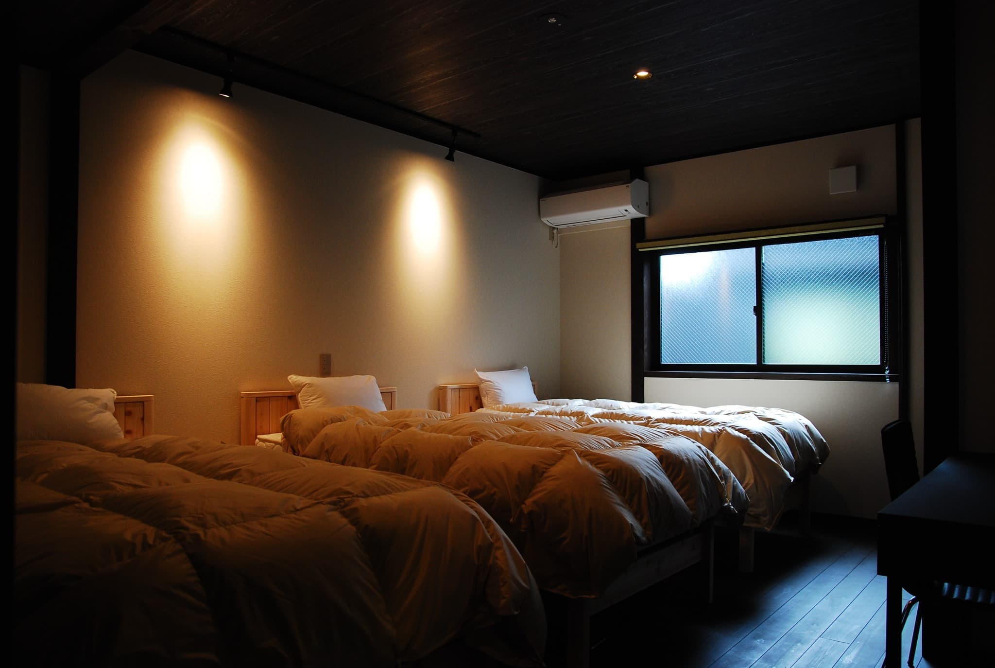 Slowly with a cypress bed, a domestic mattress and a duvet