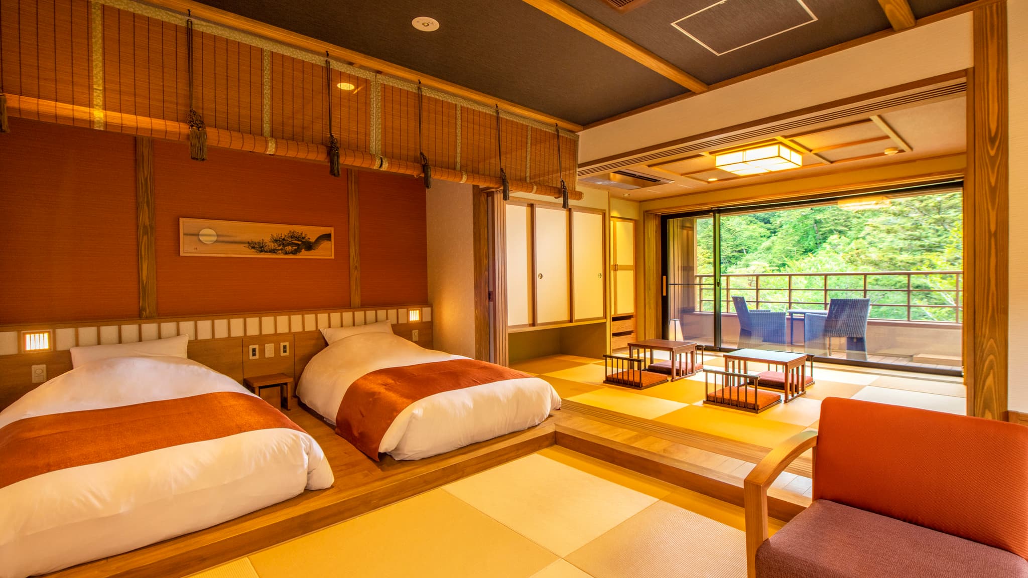 [Japanese-Western room] The second largest room in the hotel at 61 m2. The bathroom is equipped with two sinks, so you can relax while getting ready.