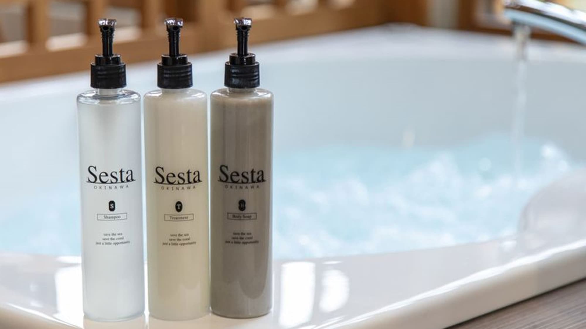 [Amenities] Eco-friendly bath amenities from Sesta are provided, with consideration given to the conservation of coral reefs.
