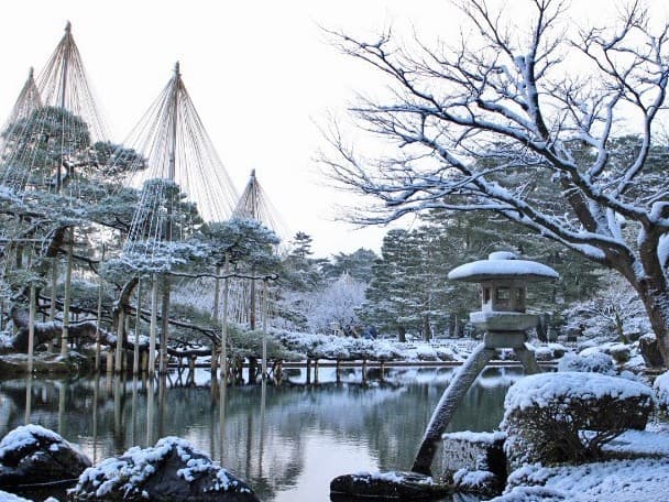 Kenrokuen Garden in Winter