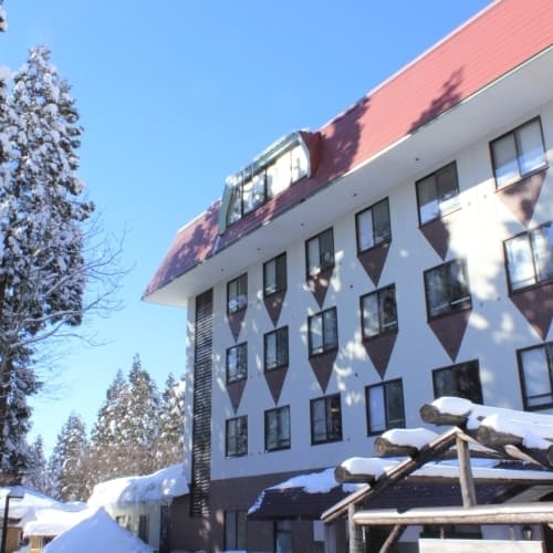 [Hotel Hammond Takamiya / Winter] A casual hotel where you can enjoy snow leisure and hot springs at a great price! Immediately to the slopes