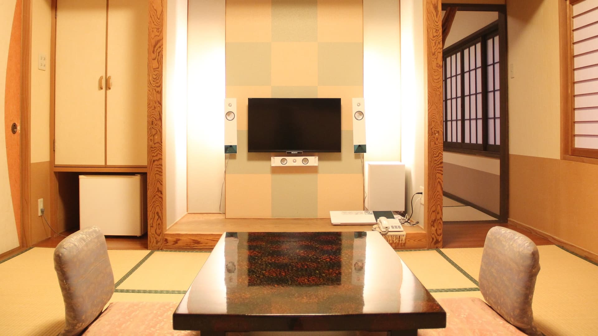 Japanese-style modern guest room-Hanatsubaki- (non-smoking) 8 tatami mats + 8 tatami mats with no bath and toilet.