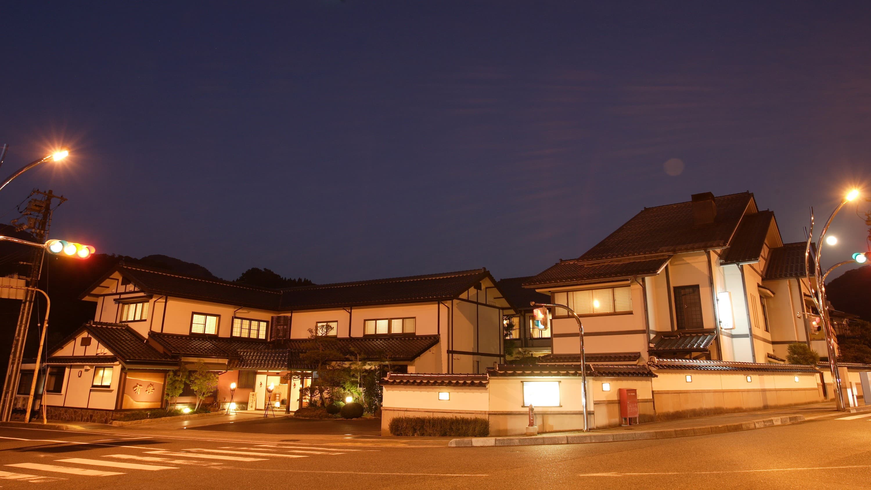 Exterior image (night)