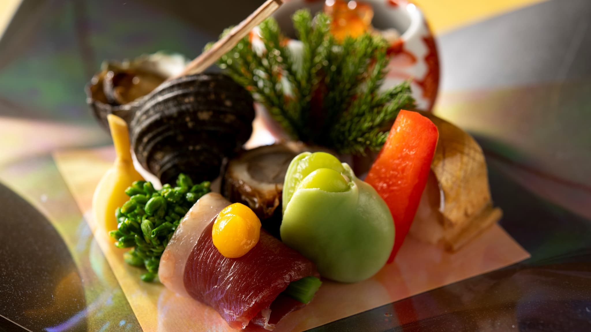 "Sea of Clouds Dinner" is a carefully prepared meal with a wide variety of dishes to enjoy.