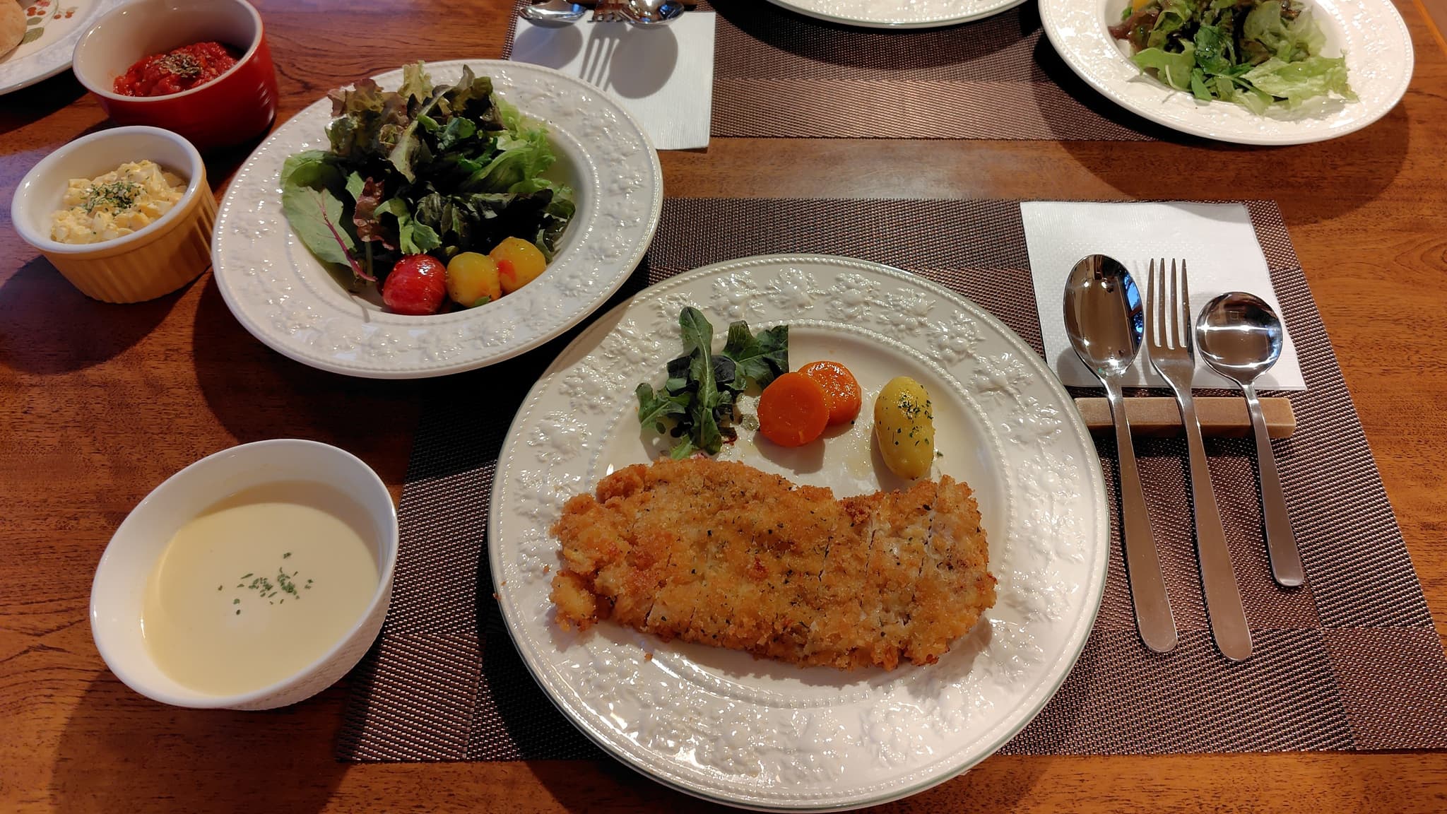 Dinner on a certain day (The menu changes depending on the season and the day)