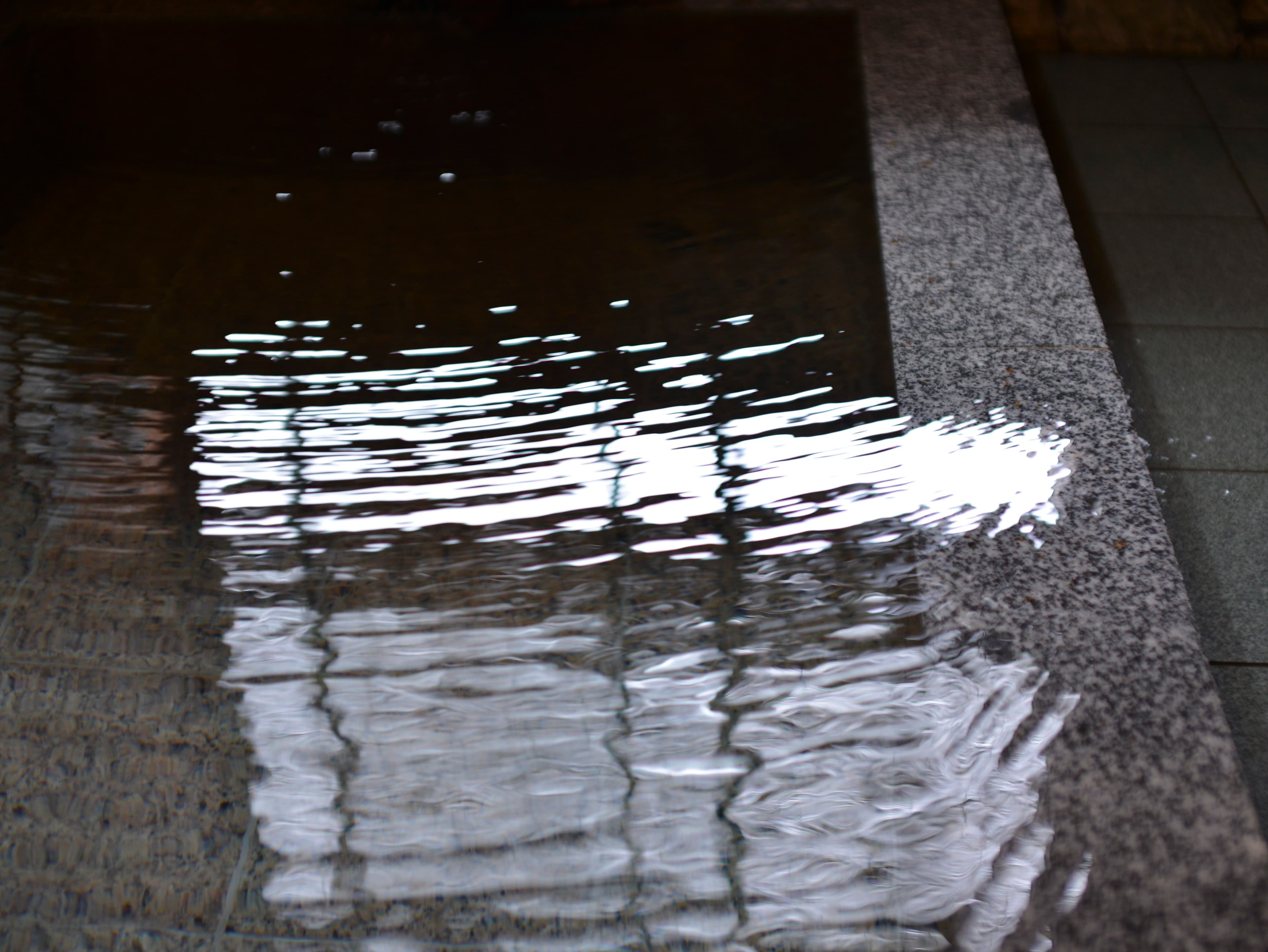 ■ Kawanyu, a hot spring overflowing