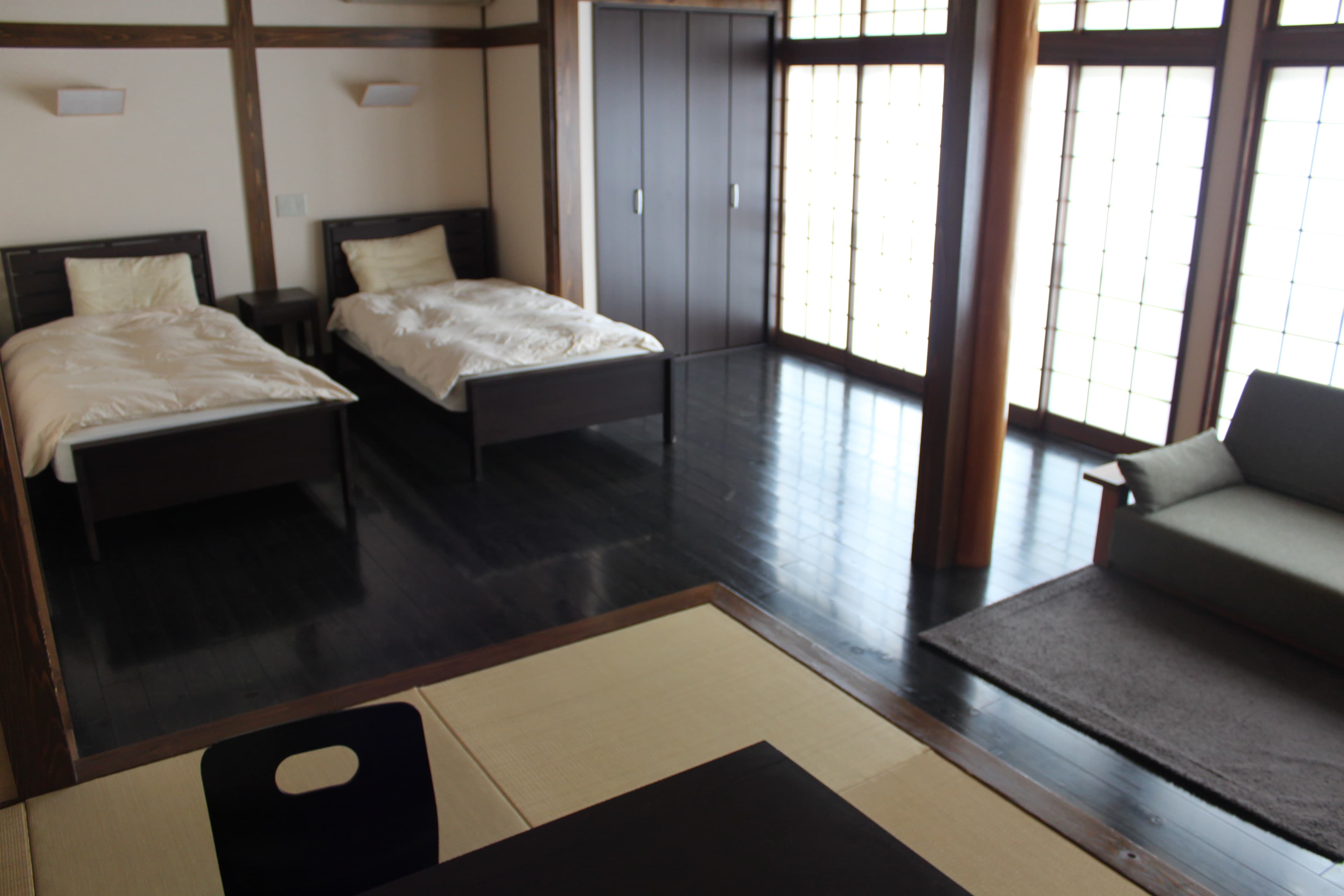 [Mitake] Japanese and Western room with bed