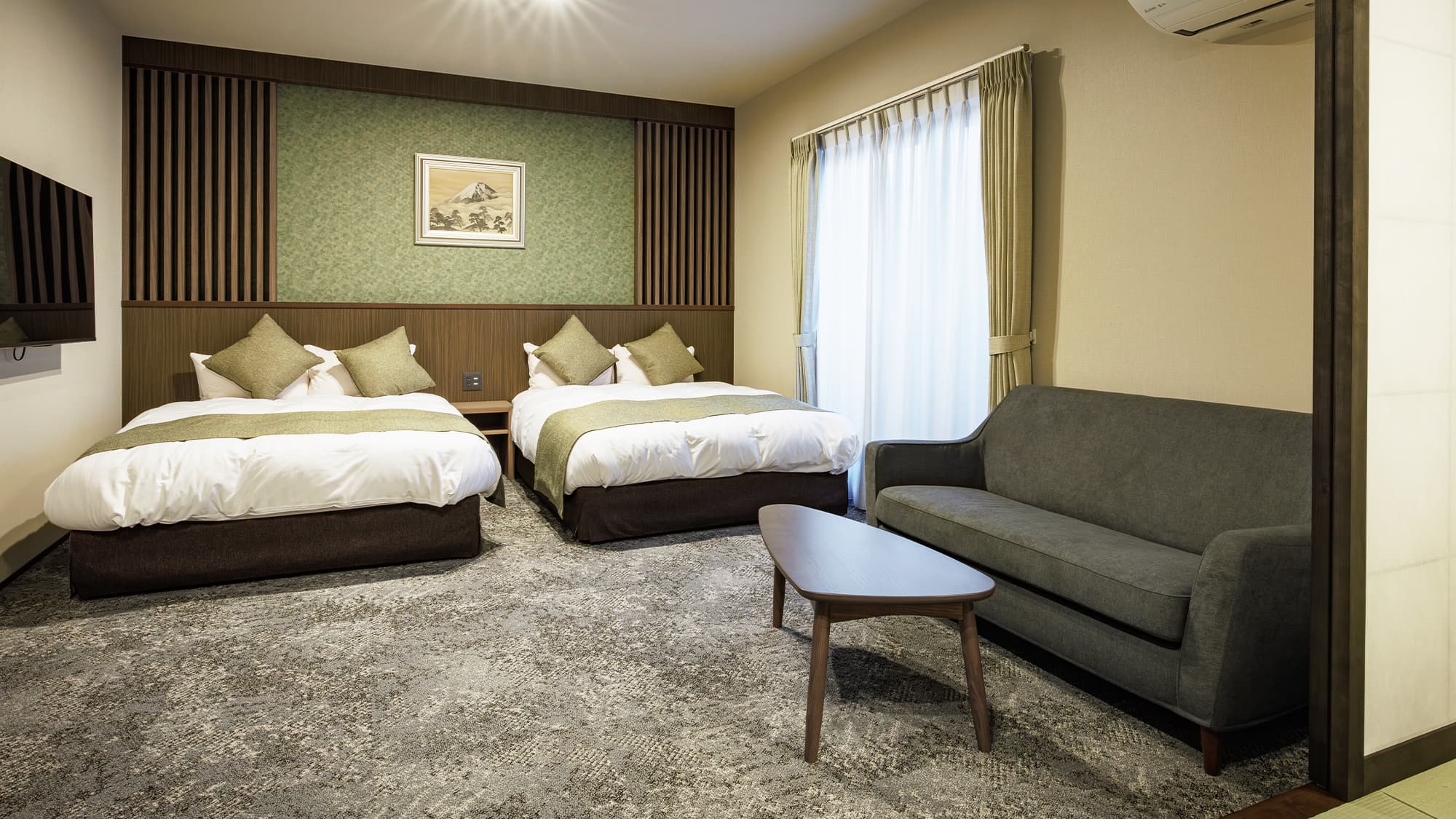 [35 sq m] Japanese-Western style premium room with garden