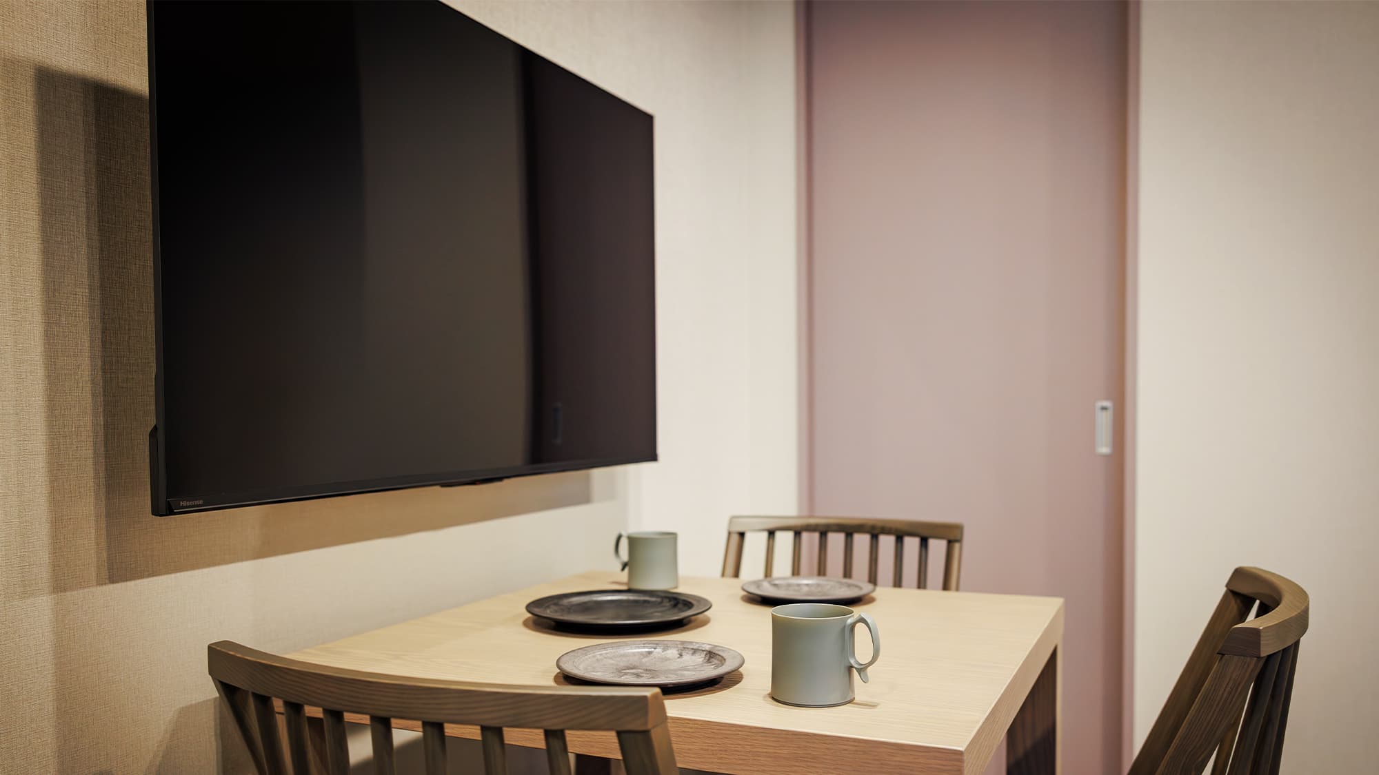 Each guest room is equipped with a 50-inch TV. Services such as YouTube and Netflix are also available.