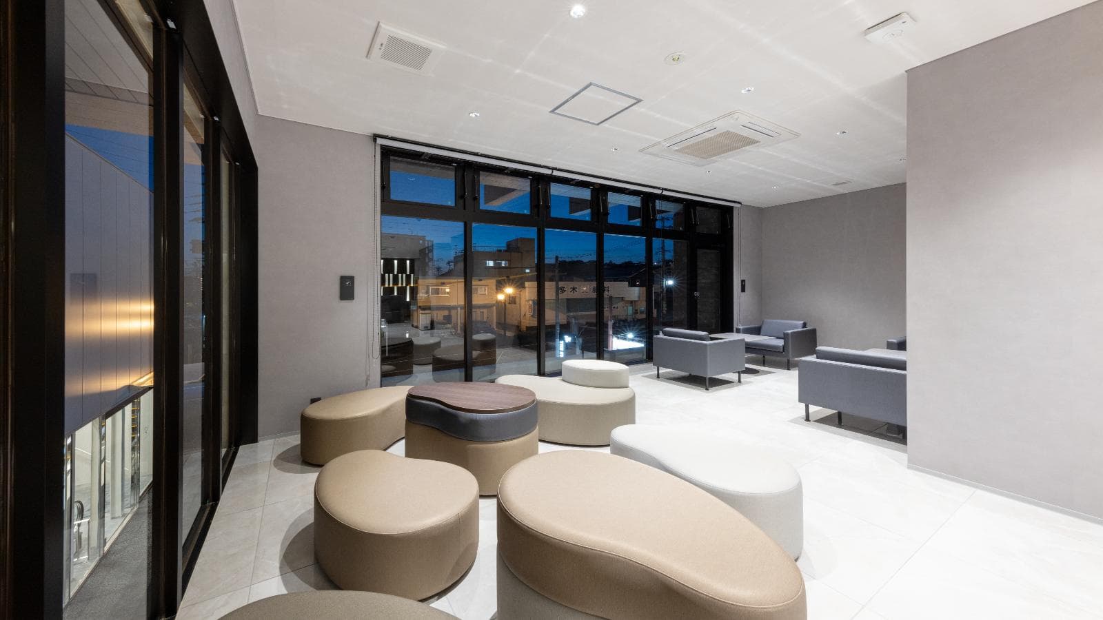 Lounge space (2nd floor)