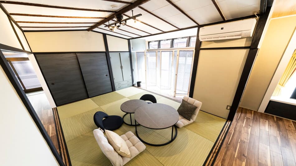 Relax in a Japanese-style room bathed in sunlight.