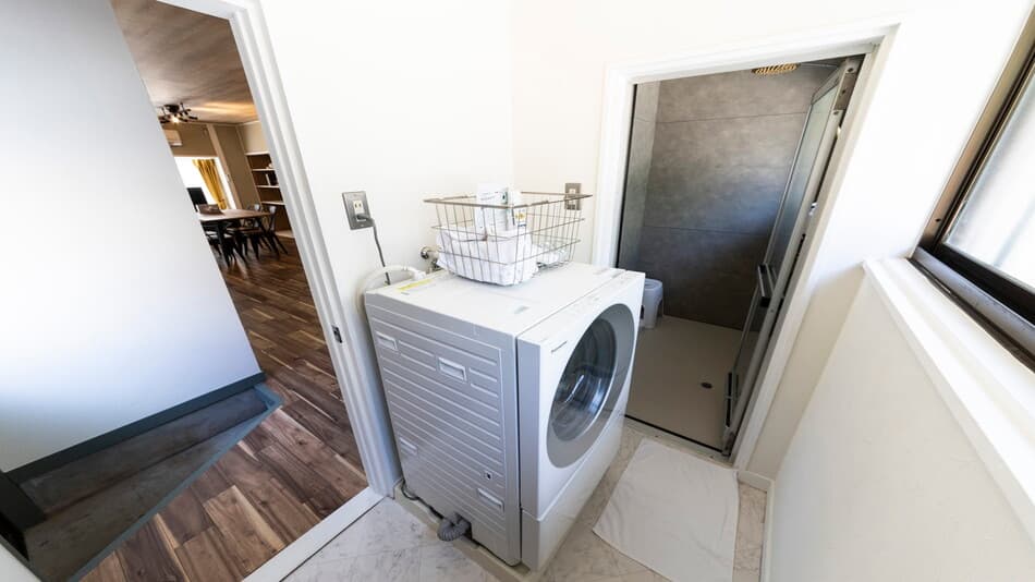 Drum-type washing machine for comfortable laundry