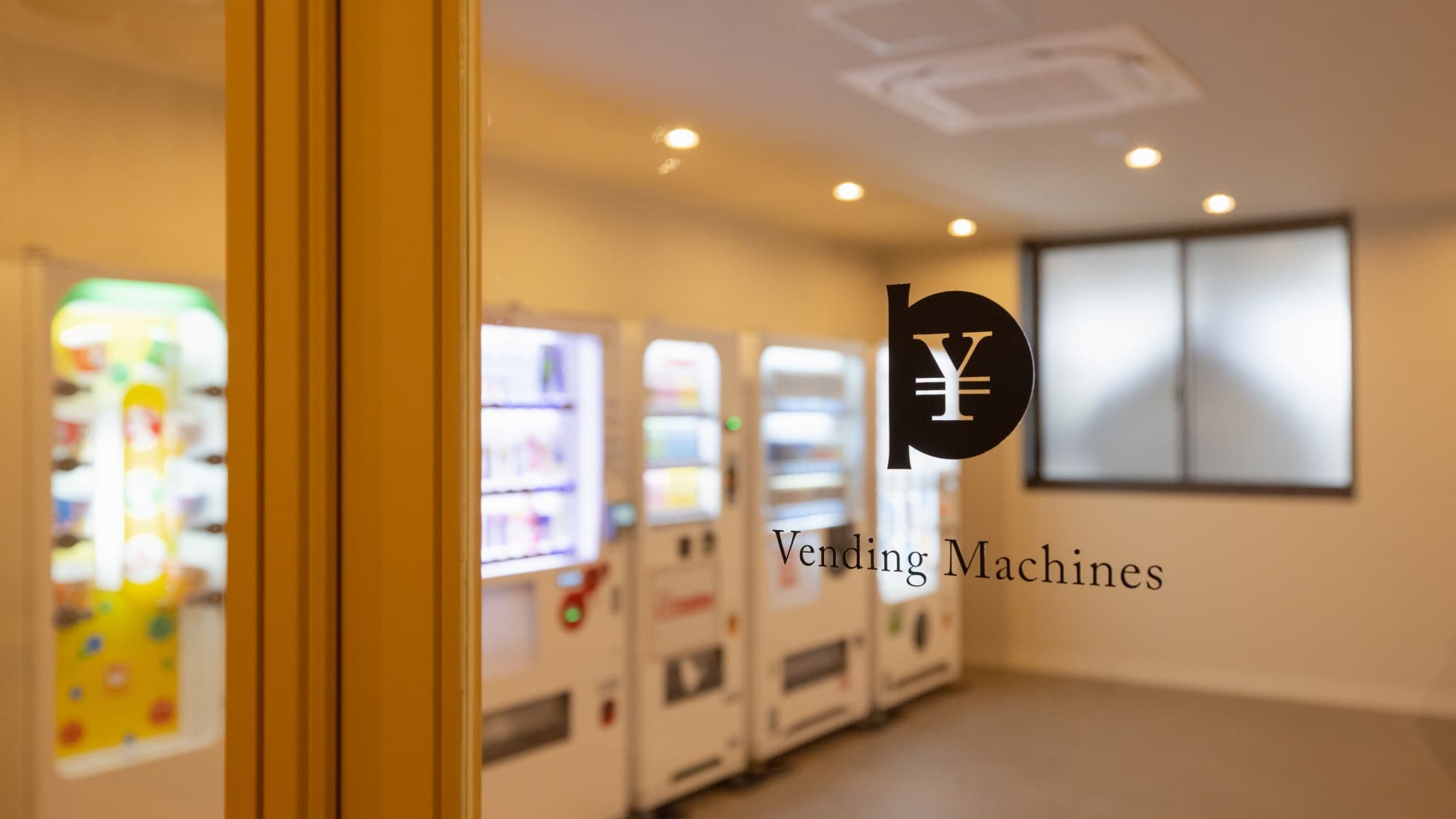 [Vending machine corner] We have a wide selection of drinks, food, ice cream, etc.