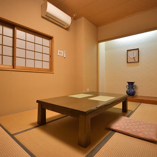 [Restaurant] Japanese-style private rooms are also available.