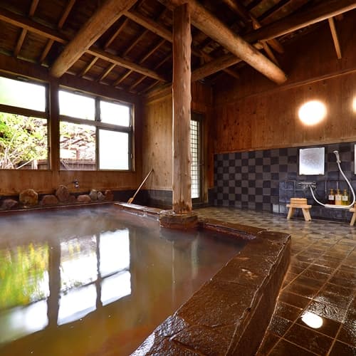 [Large communal bath] The two large communal baths are time-shifted.