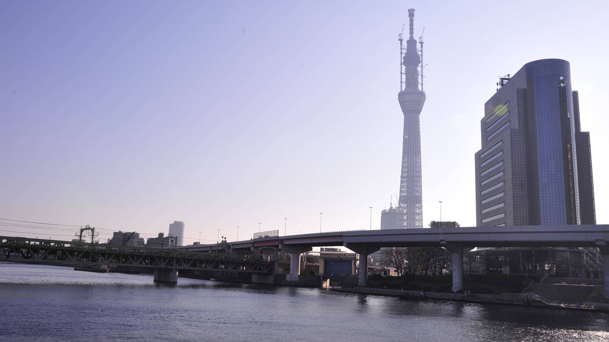 *Sumida River/Why not take a little walk around the area...?♪