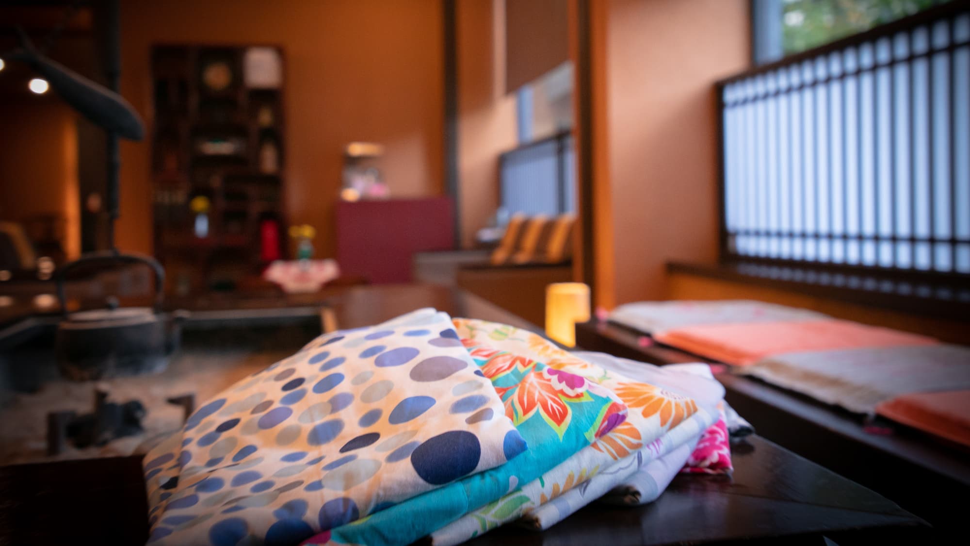 We rent colored yukata that are nice for women.
