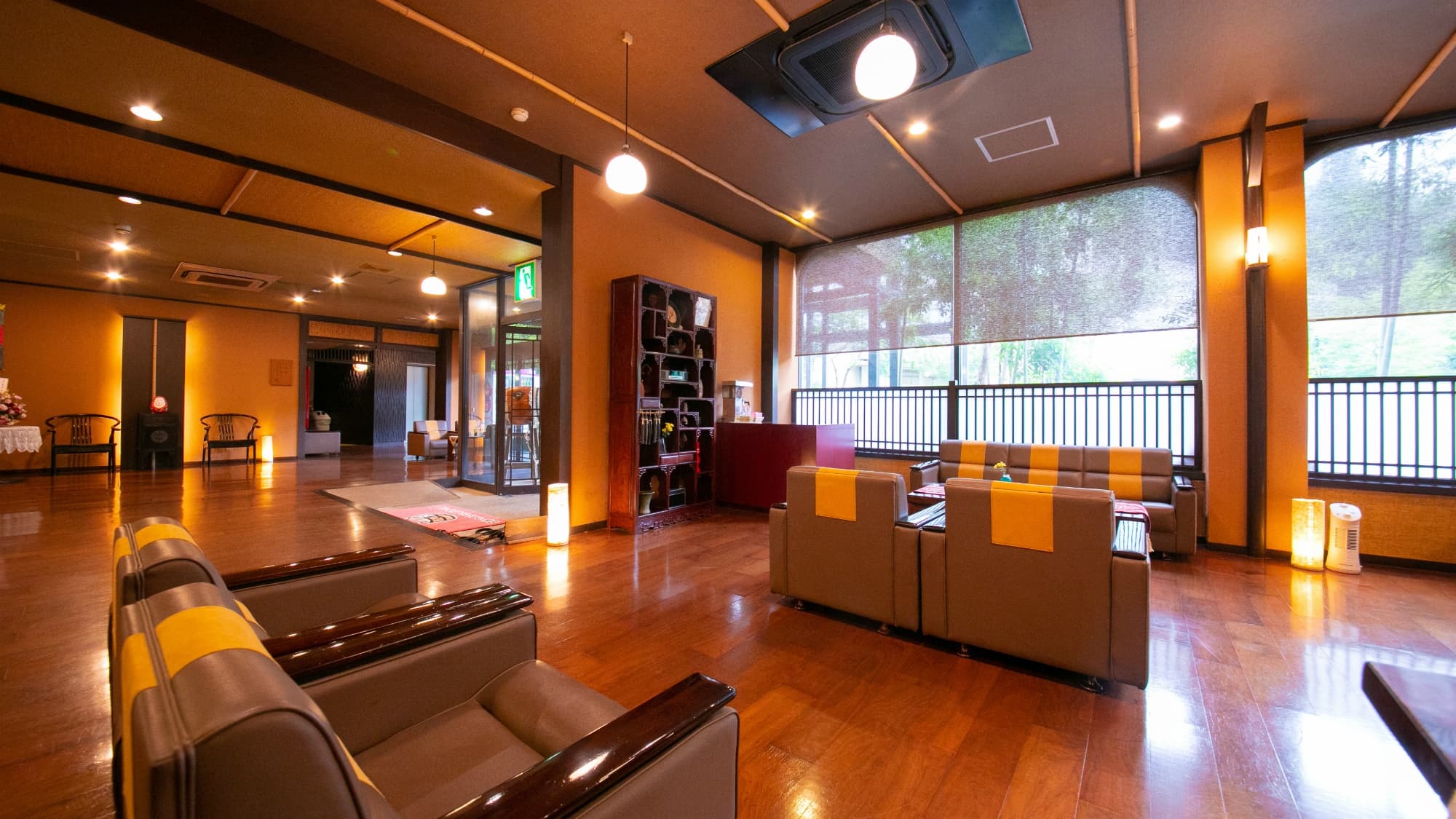 Lobby: Feel free to relax.