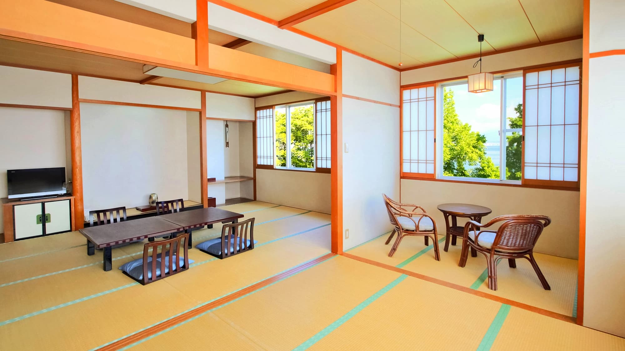* [Lake side 12 tatami mats + 6 tatami mats] A spacious room with 2 rooms on the lake side.