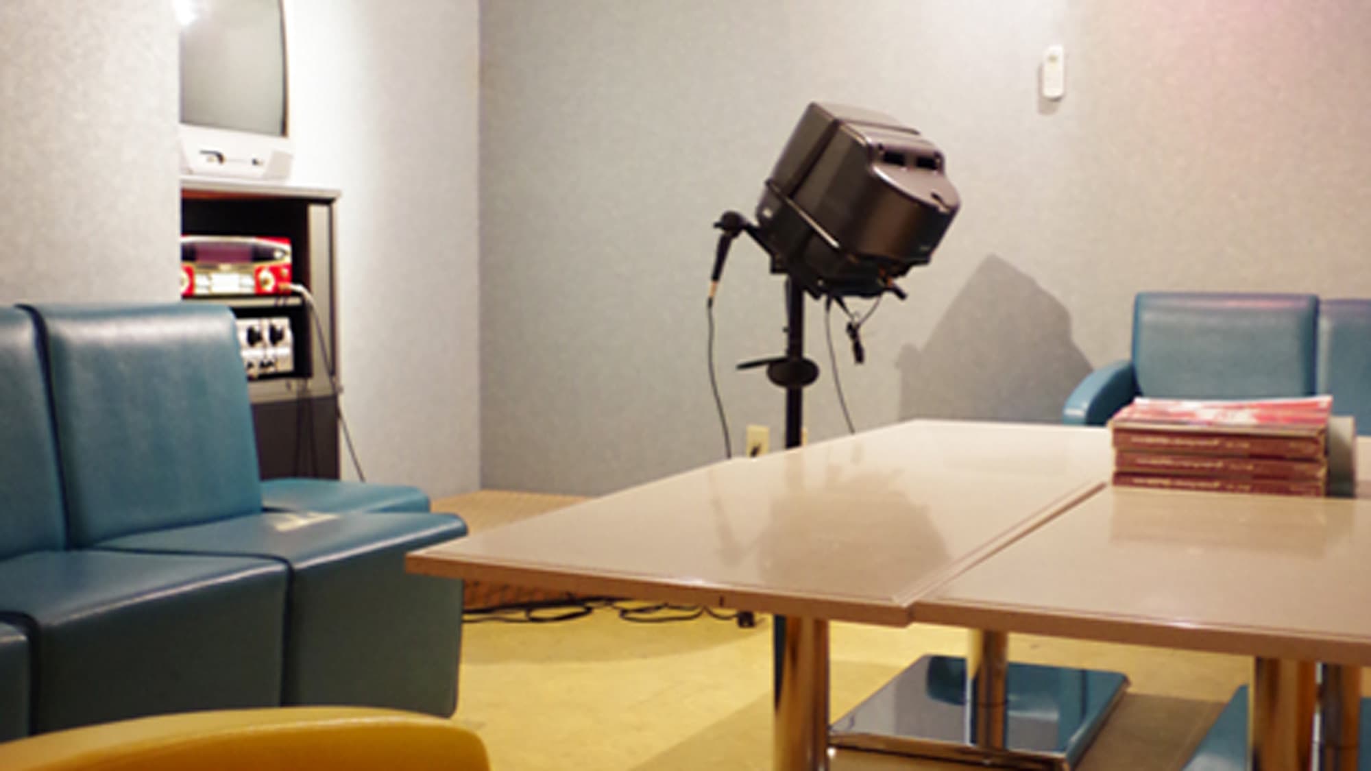  * [Karaoke Room]