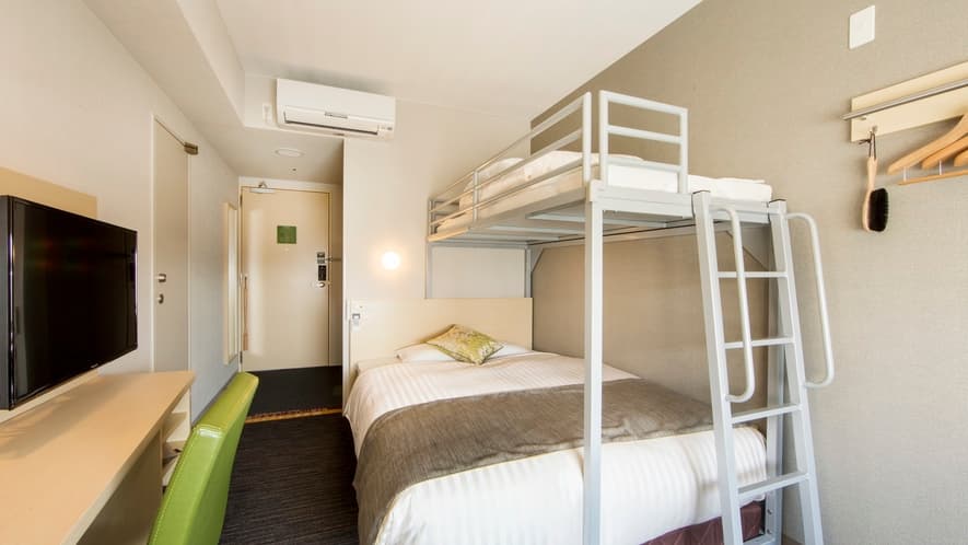 Loft-bed and connecting rooms