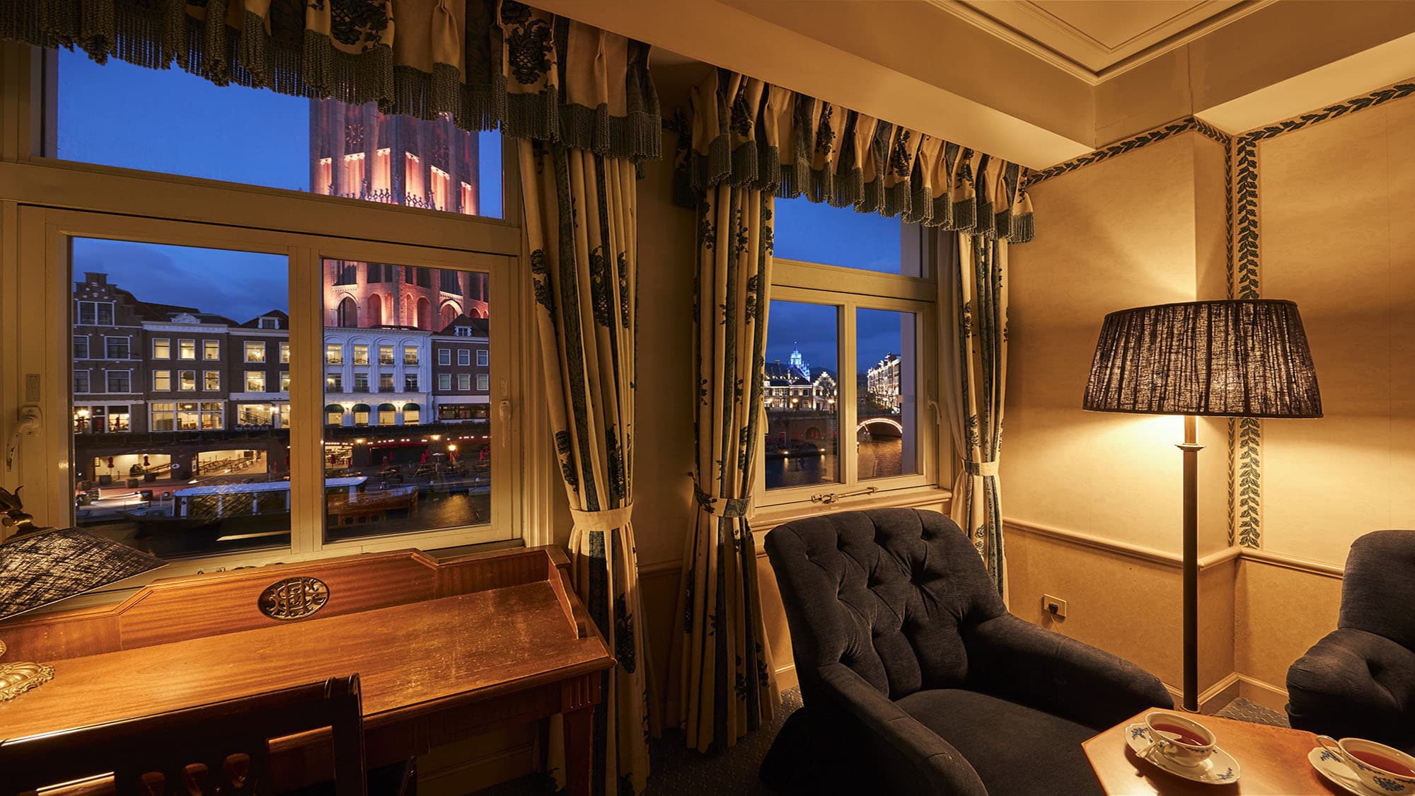 [Guest room example] Deluxe Twin (city side)